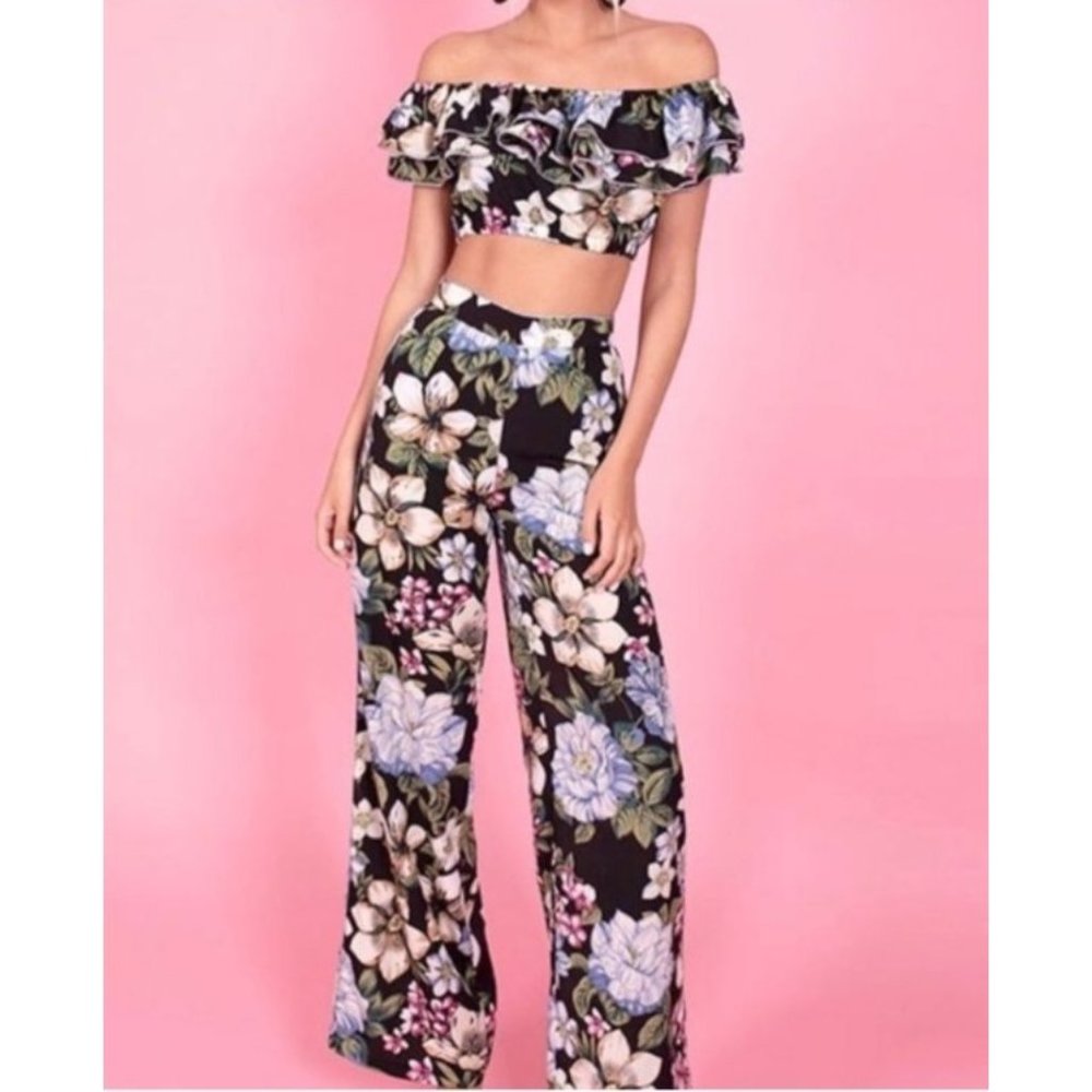Kittenish Savannah Two Piece Set Size Medium NWT